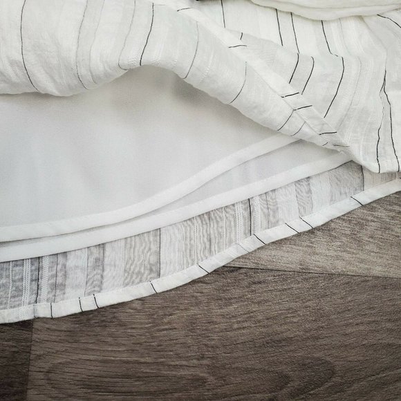 SOLD! White House Black Market Blouse White Pinstripe Off Shoulder Lined Top M - Picture 7 of 12